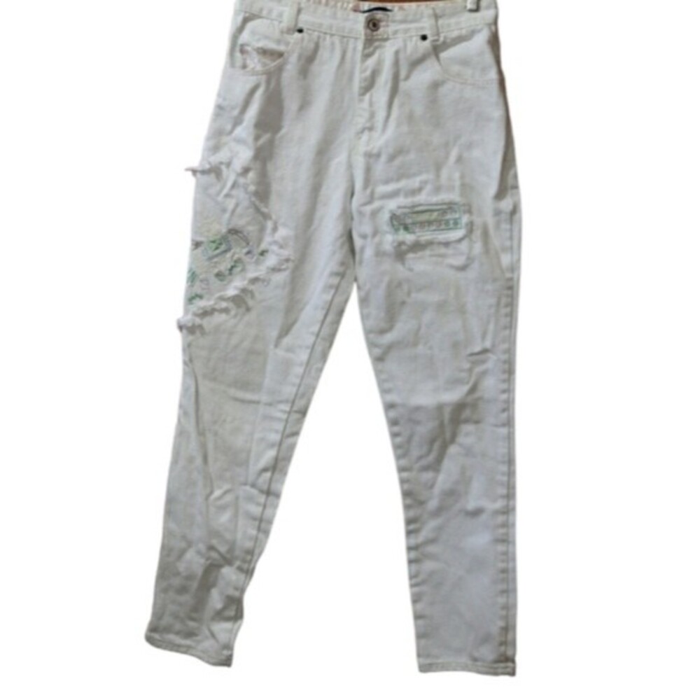 Major Damage White Embroidered Vintage Mom Jeans 32 Soft Pastel 80s/90s High Ris